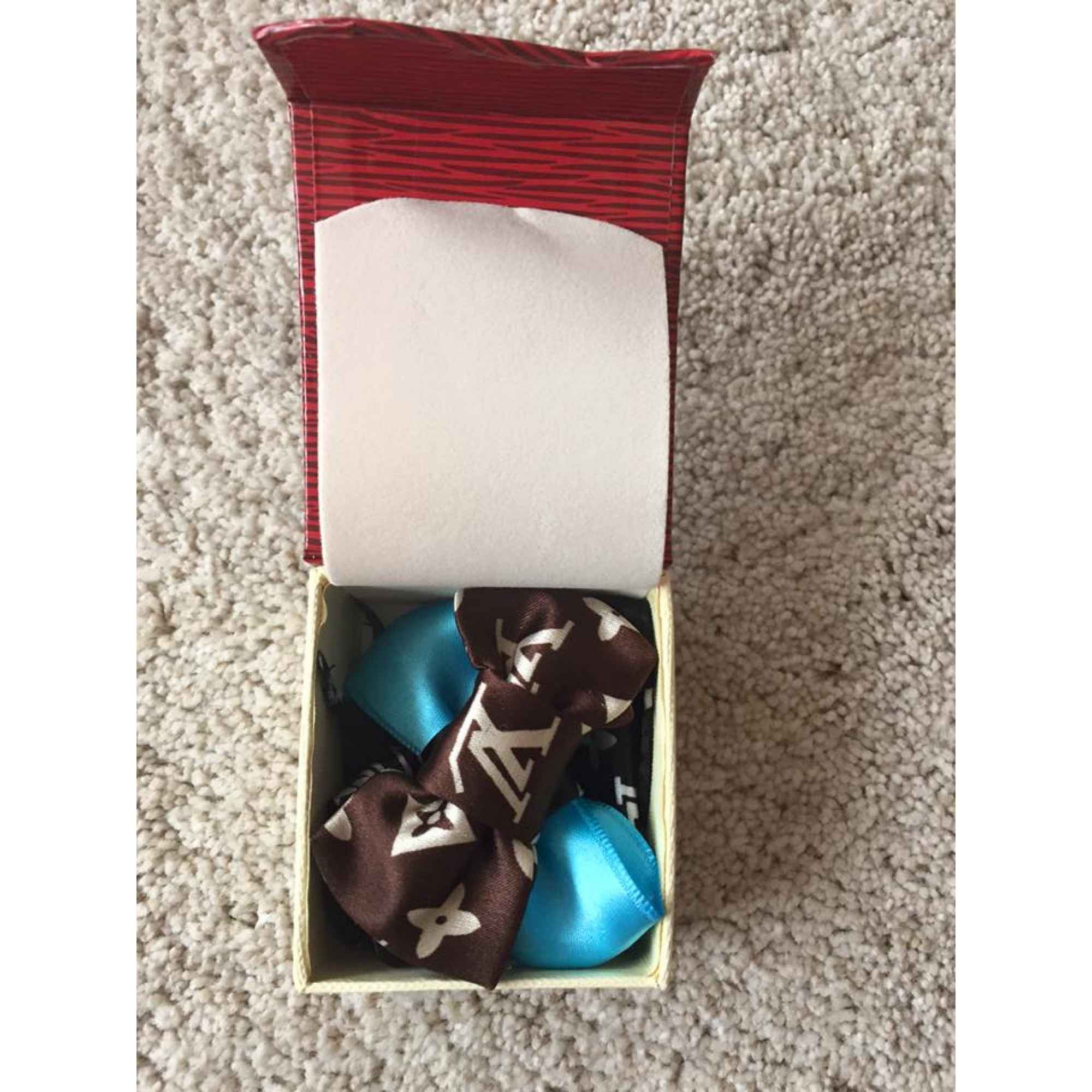 Шнолки "My Yorkie Fashion Icon collection by FREA" в подаръчна кутия - комплимент за специални клиенти "I LoVe FREA boutique"