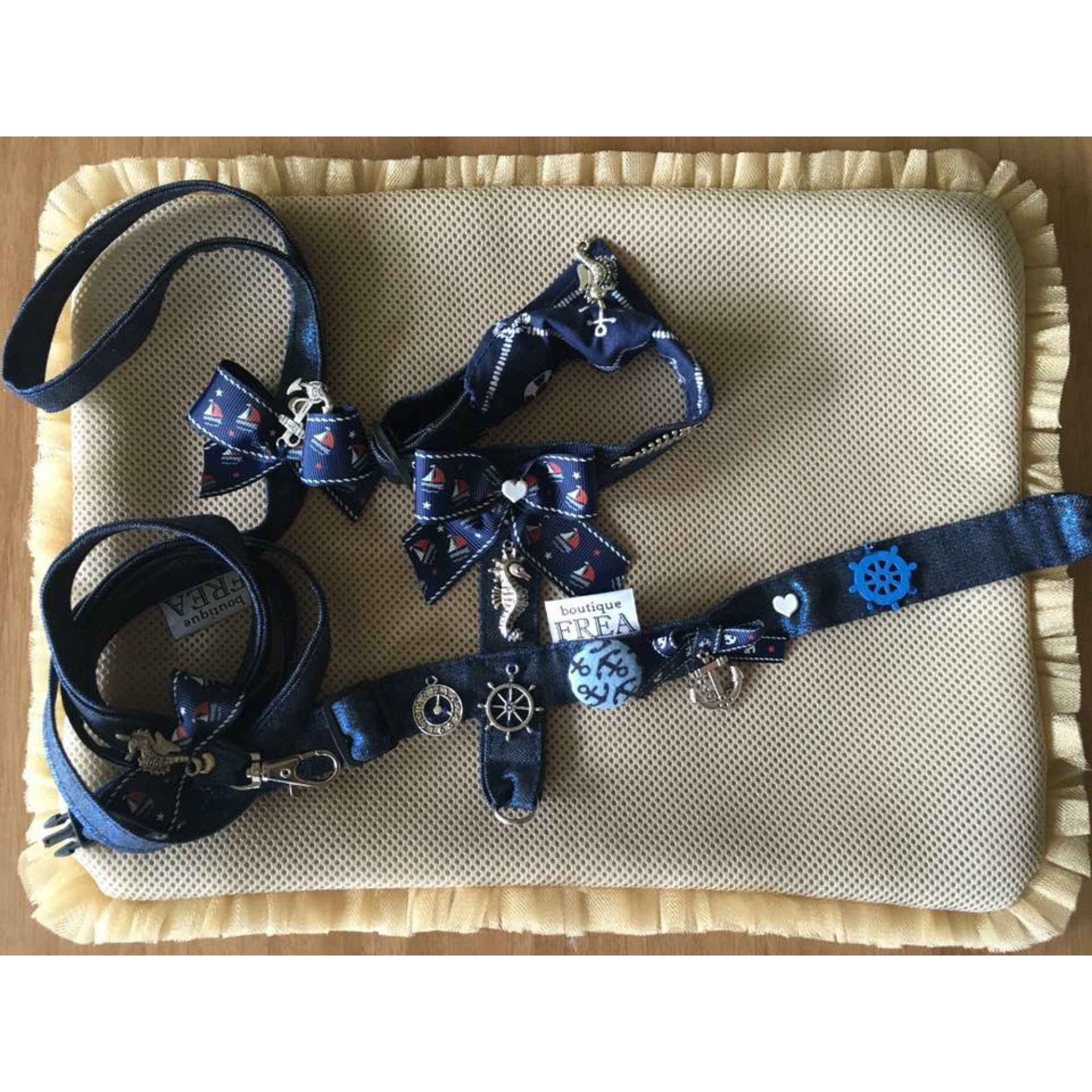 Нагръдниче и повод "My Yorkie Sea Captain collection by FREA" 