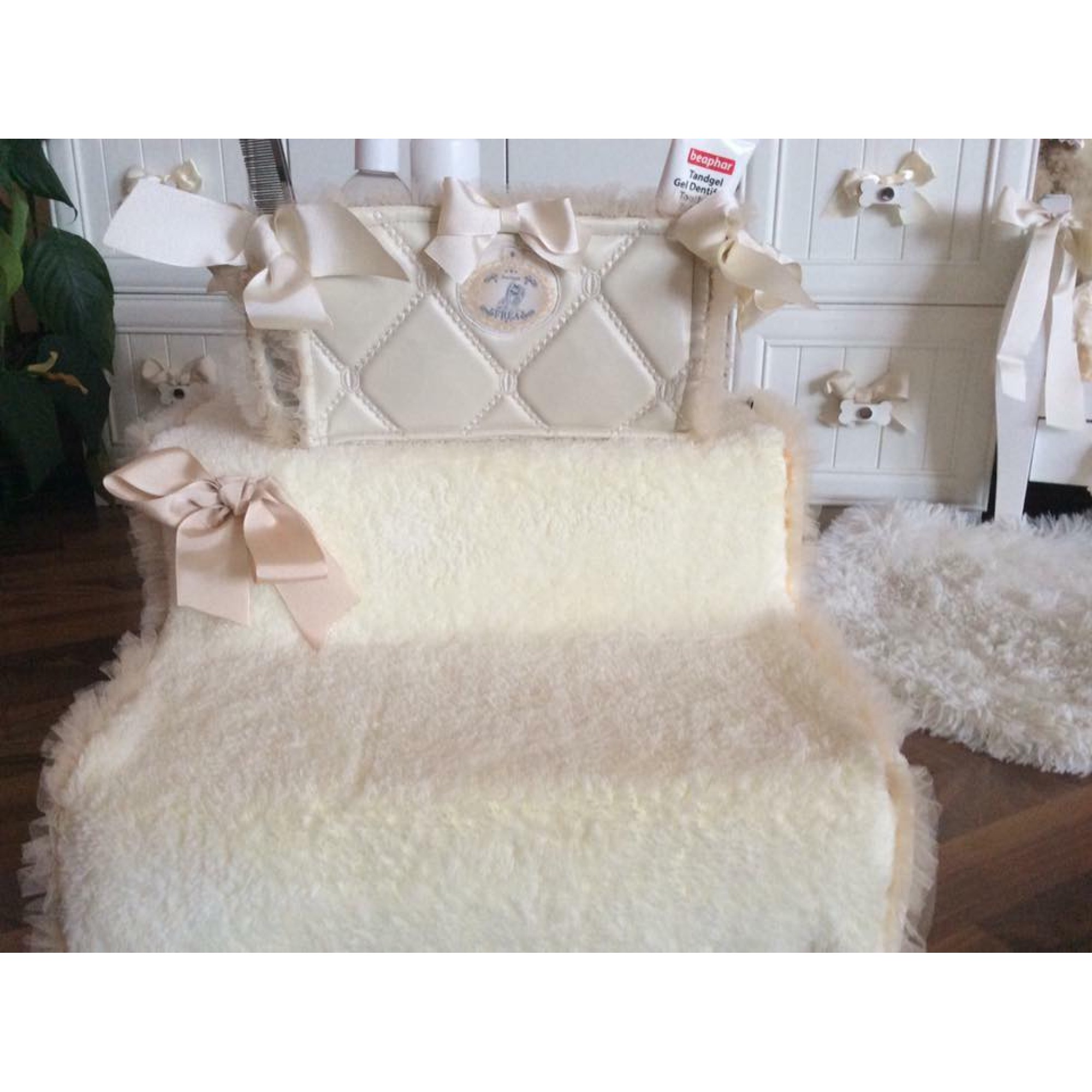 Стълбичка "My Sweet Yorkie Home collection by FREA" и кутия за съхранение на паспорт и лични вещи на Обичковче - комплимент за специални клиенти "I LoVe FREA boutique"