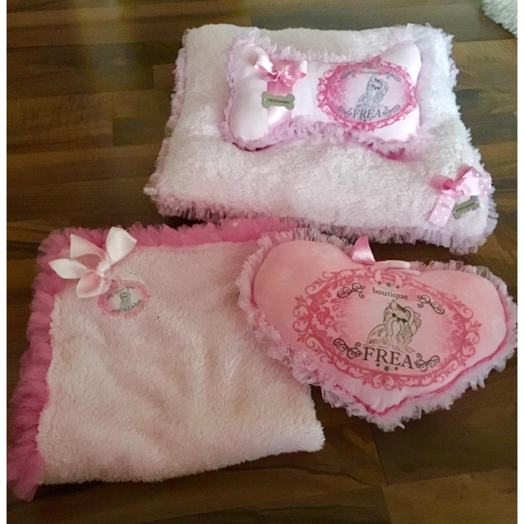 Дюшече за спане, одеалце и възглавнички "My Sweet Yorkie Home collection by FREA"