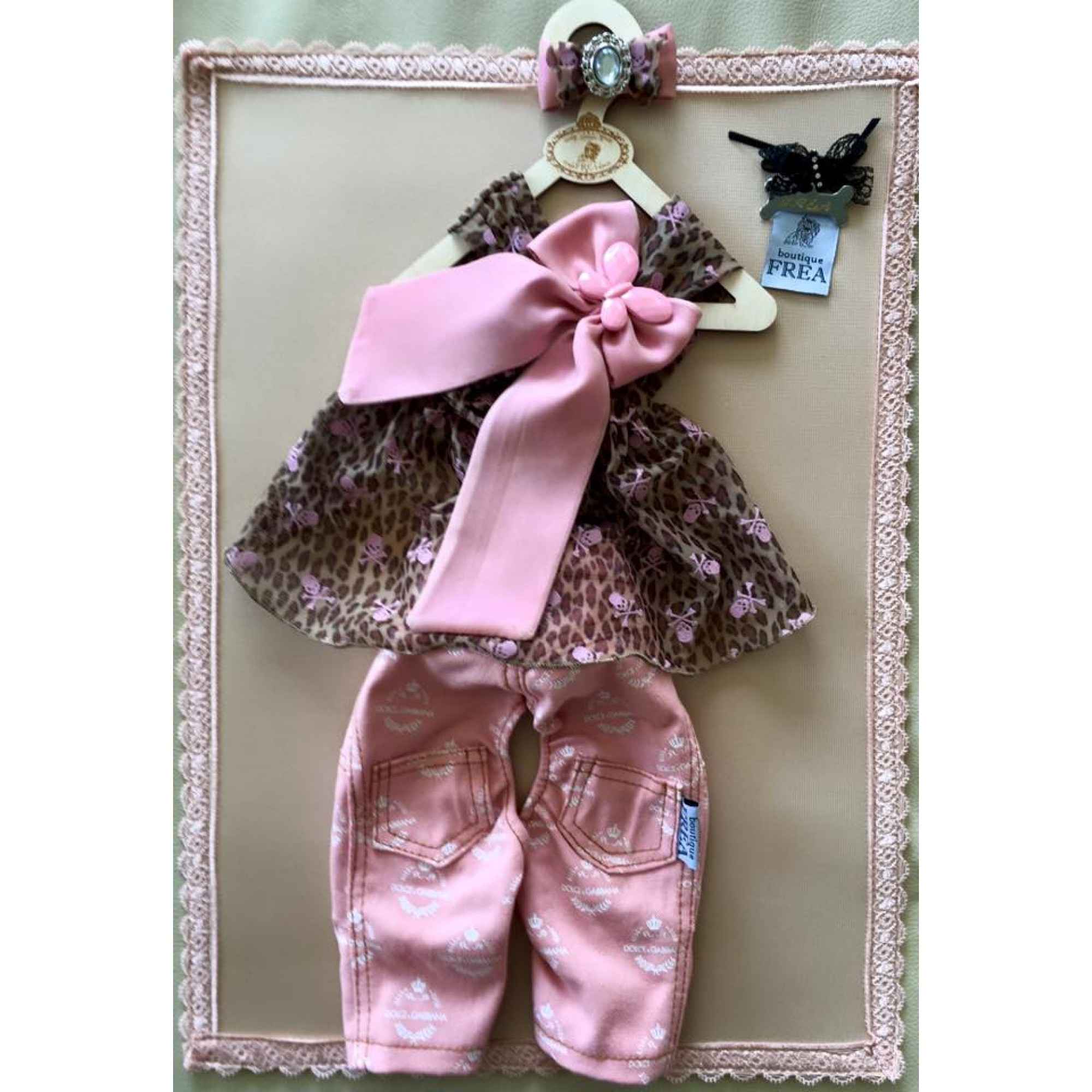 Туника и дънки “My Yorkie Fashion Icon collection by FREA”