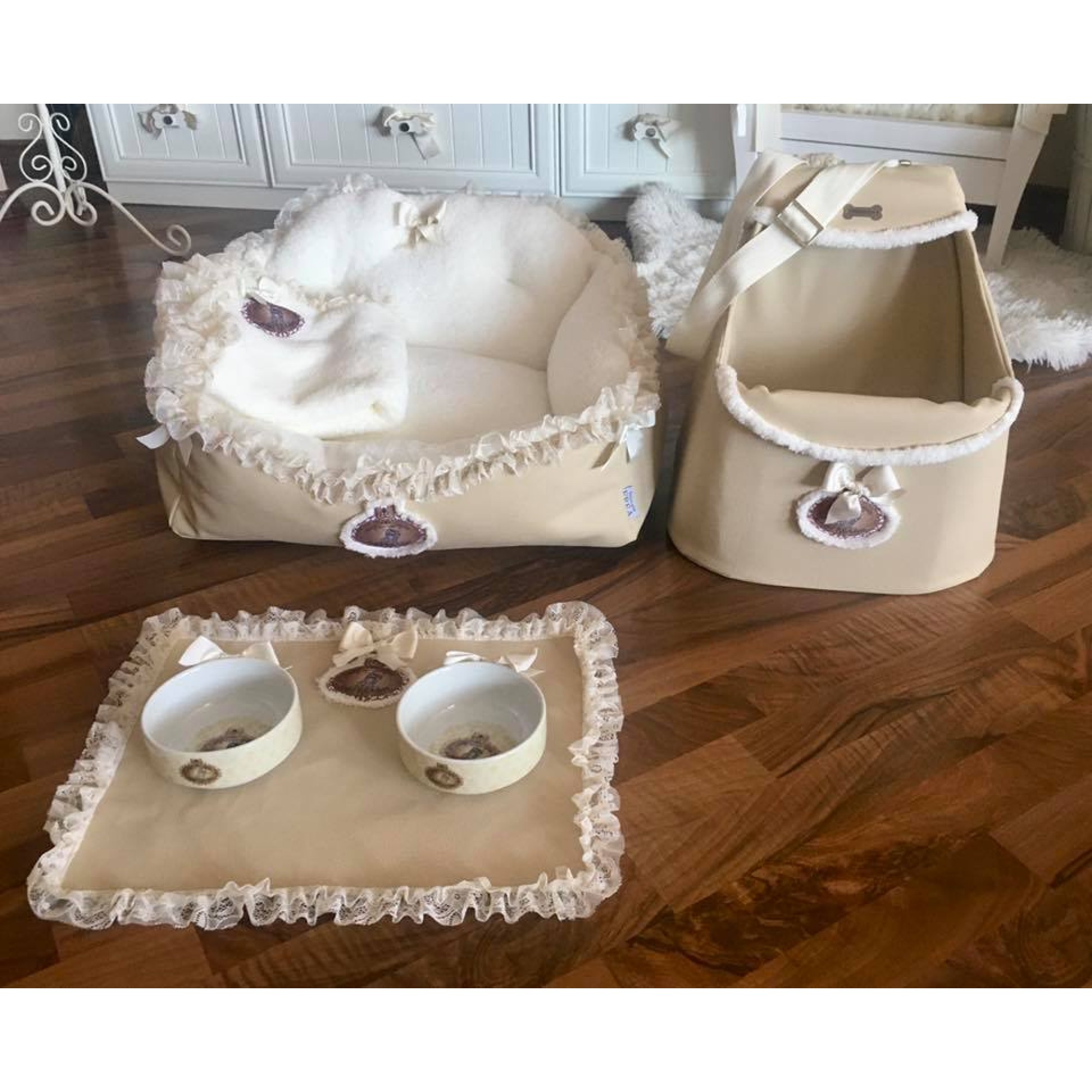 Комплект за удобство за дома на вашето Обичковче "My Sweet Yorkie Home collection by FREA" и столче за автомобил "My Luxury Car Sofa by FREA"