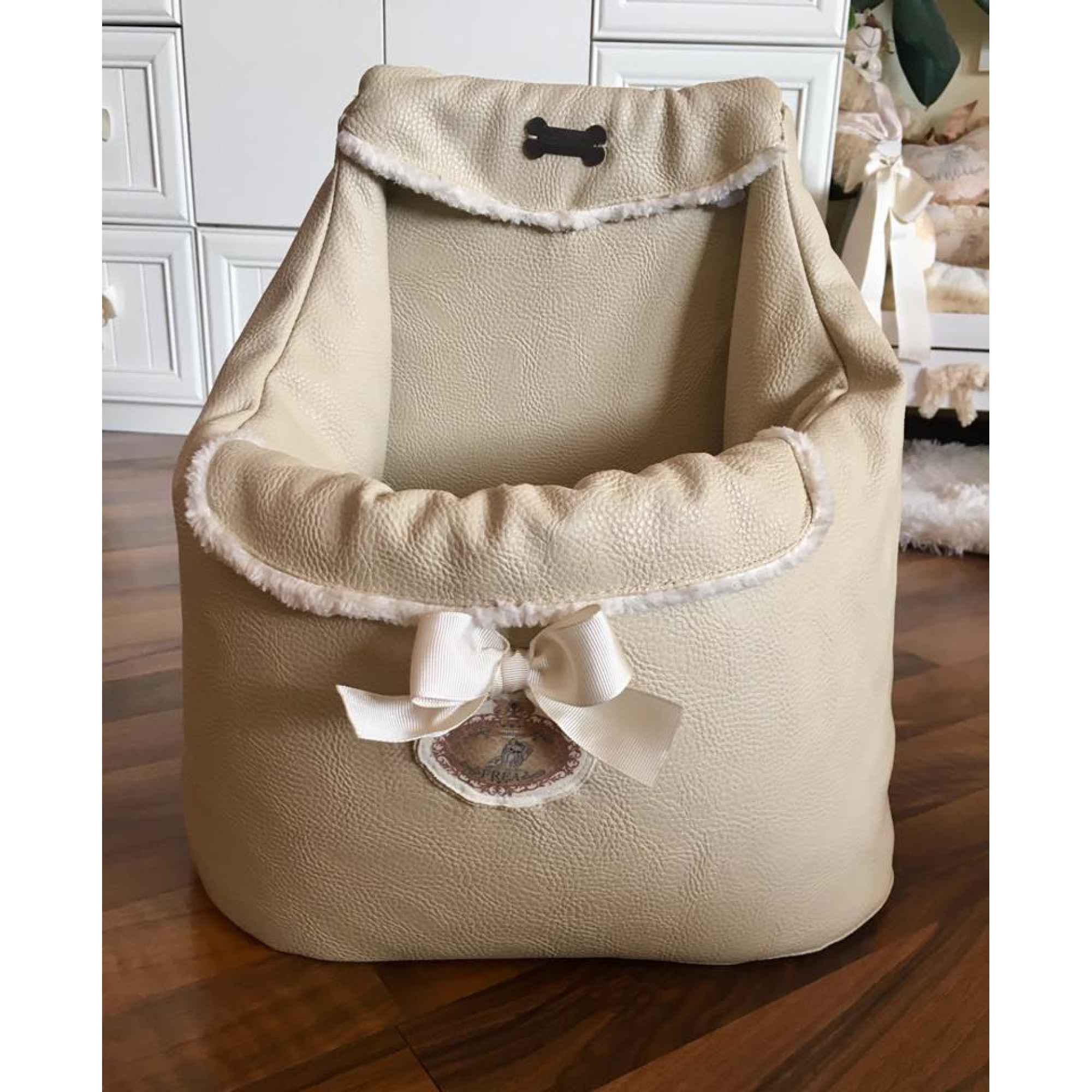 Столче за автомобил "My Luxury Car Sofa by FREA"