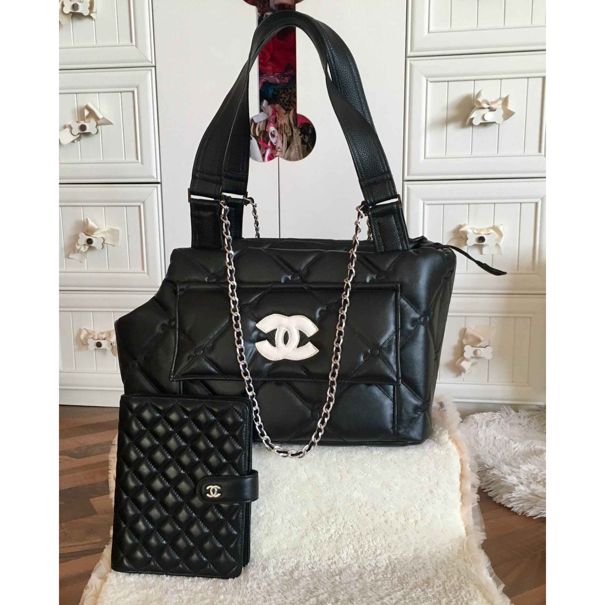 Чанта за Обичковче "My Yorkie Luxury Fashion HandBag by FREA" и подвързия за паспорт "My Luxury Passport Case by FREA"