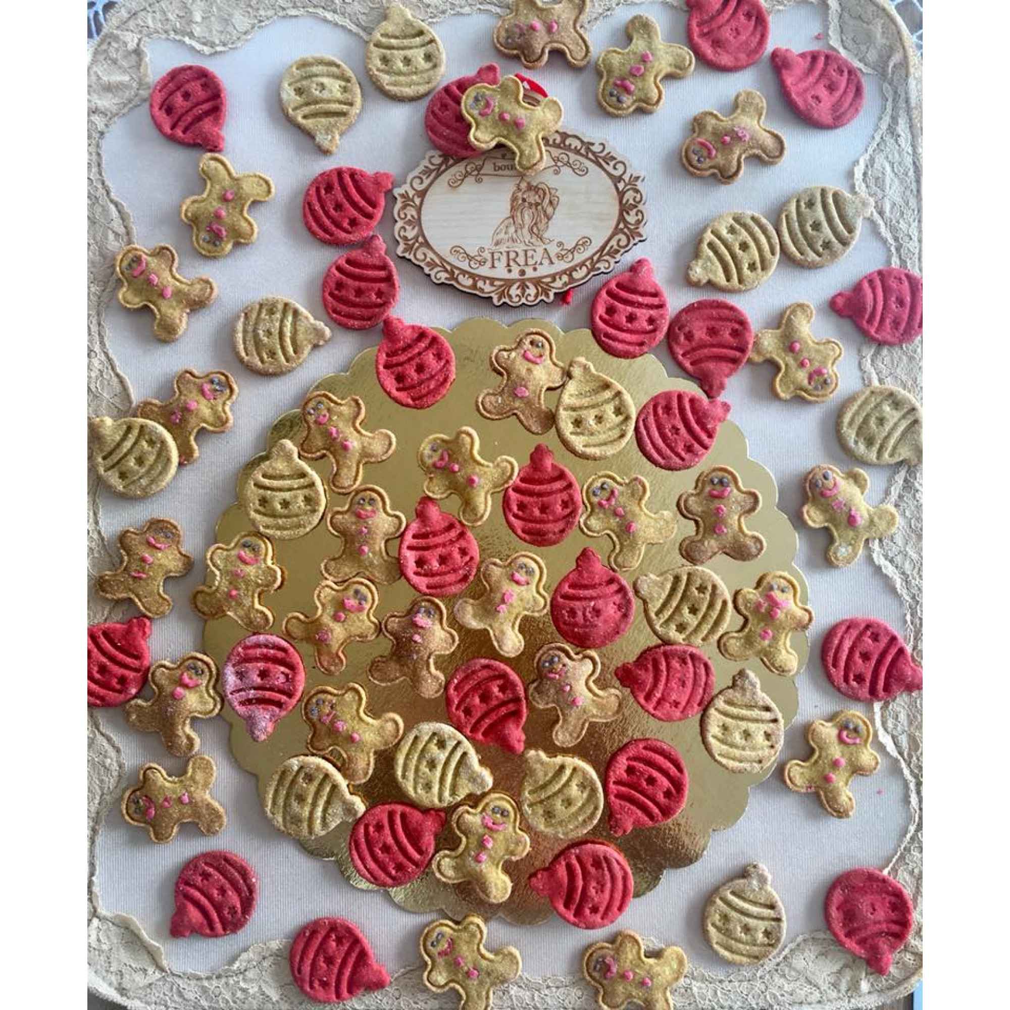 Коледни бисквитки - "Лакомства за Обичковци FREA’s Yummies"