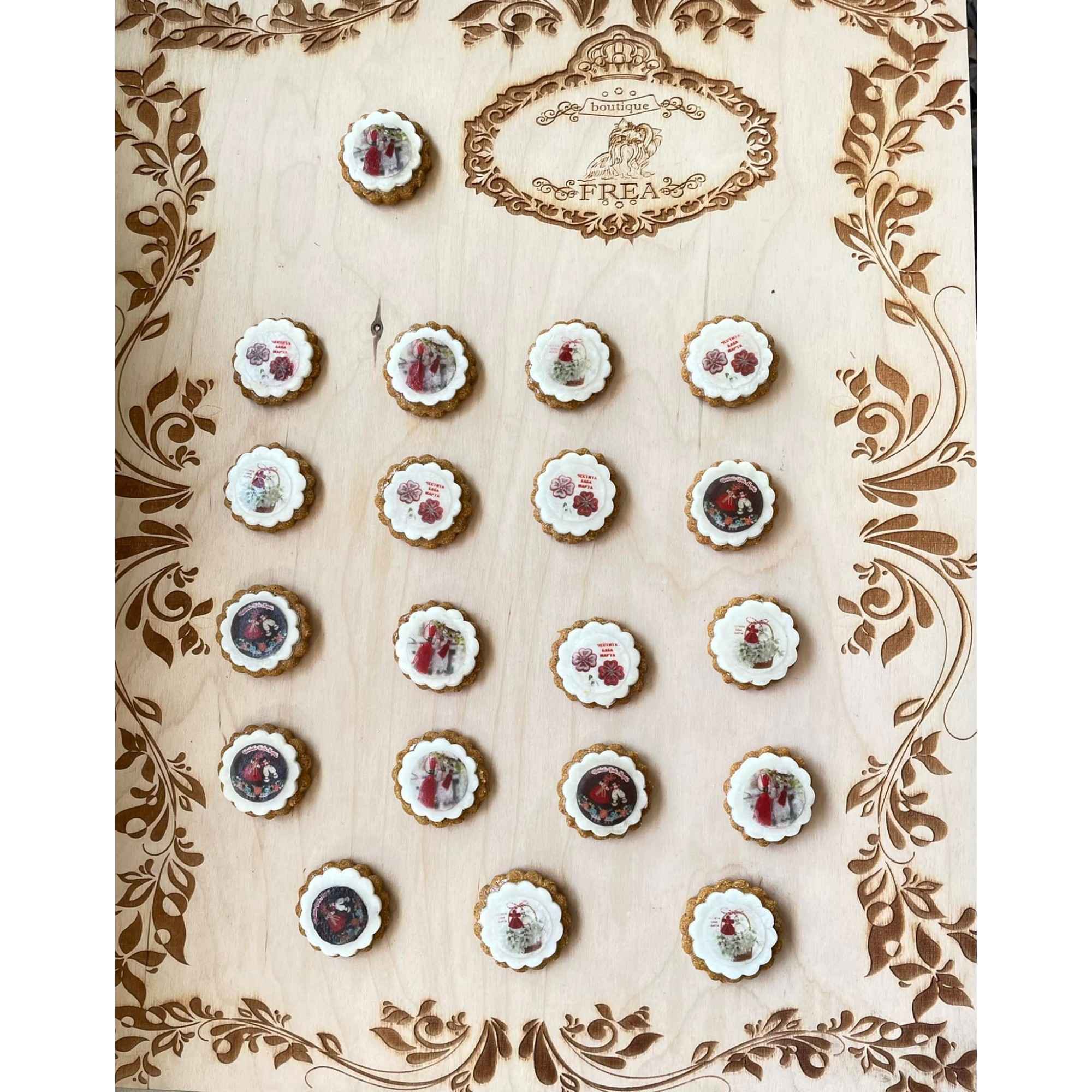 Бисквитки "мартенички"  - "Лакомства за Обичковци FREA’s Yummies"