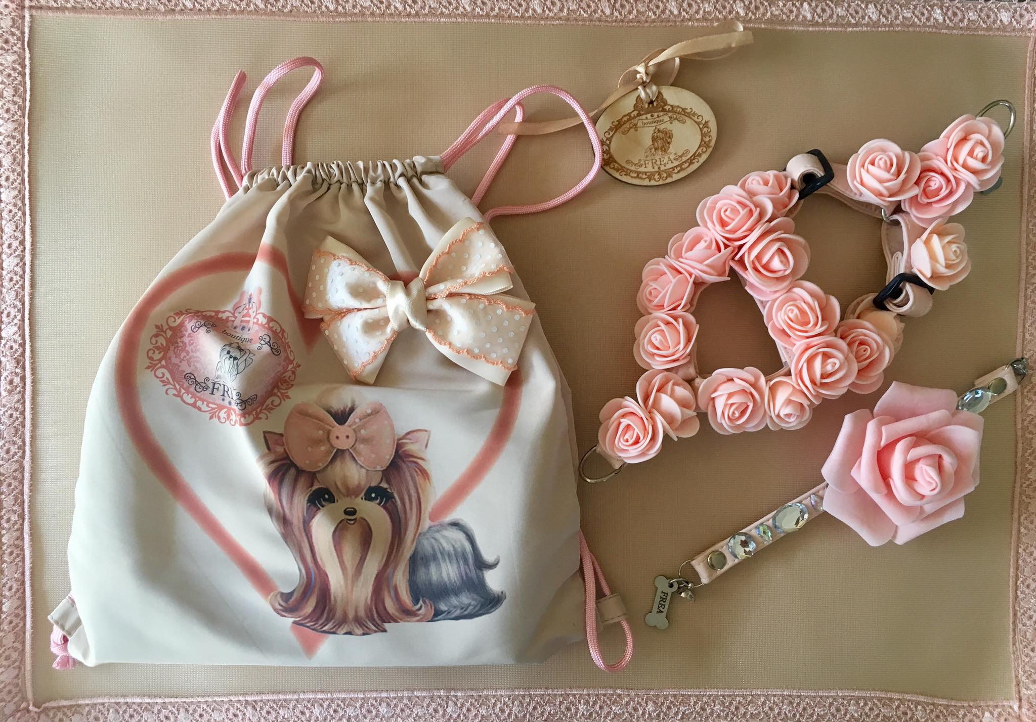 Нагръдниче и нашийниче - бижу "My Secret Fashion Garden collection by FREA" и Мешка "I Love FREA boutique"