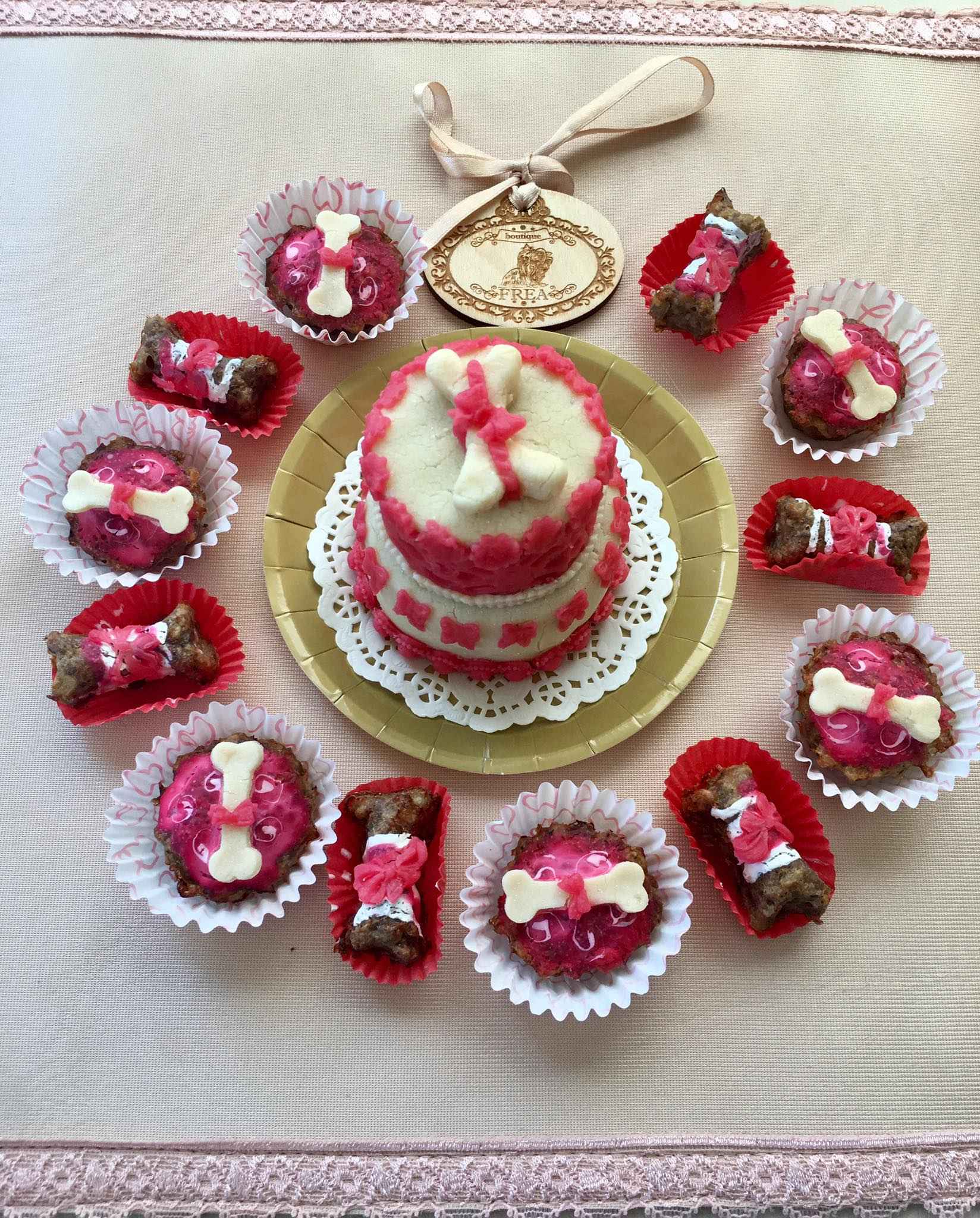 Тортичка за рождениче и мъфинки "My B-Day Cake by FREA"  