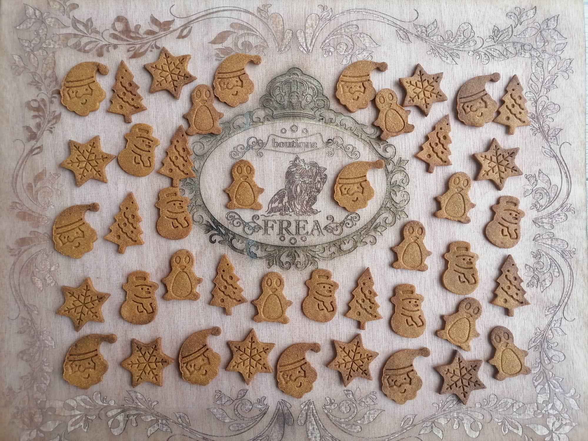 Коледни бисквитки - "Лакомства за Обичковци FREA’s Yummies"