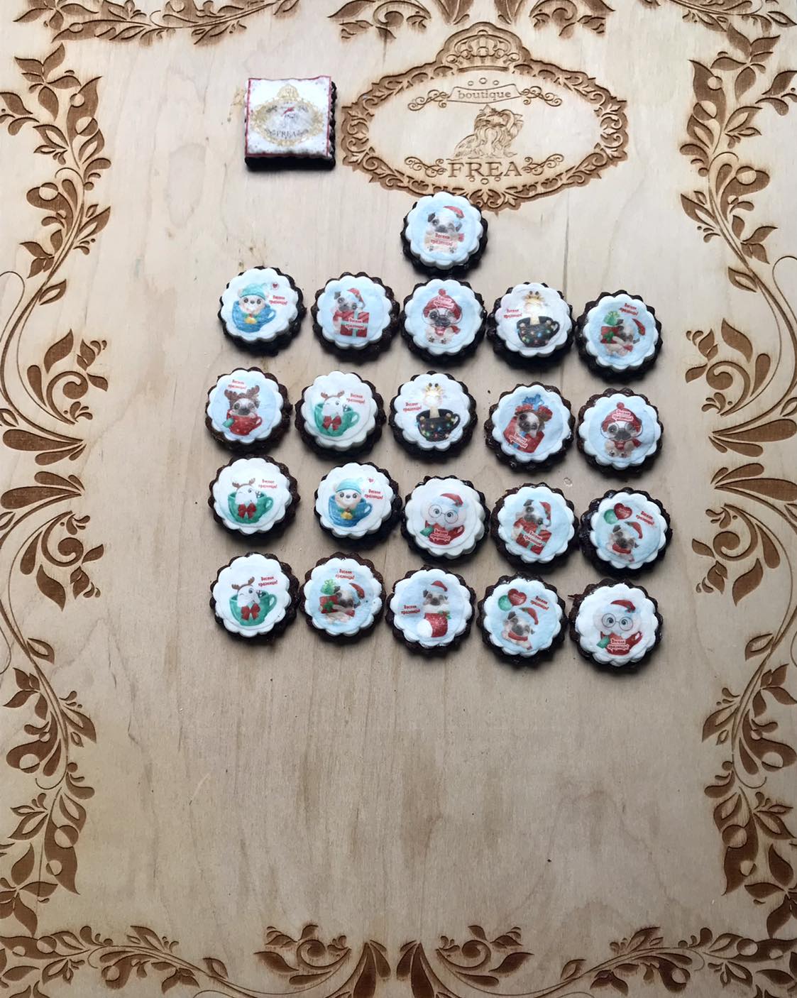 Коледни бисквитки "Лакомства за Обичковци FREA’s Yummies"
