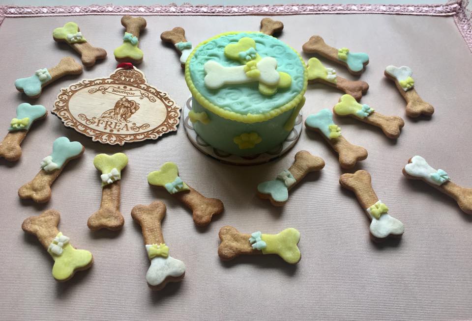 Тортичка за рождениче и бисквитки - кокалчета "My B-Day Cake by FREA"  