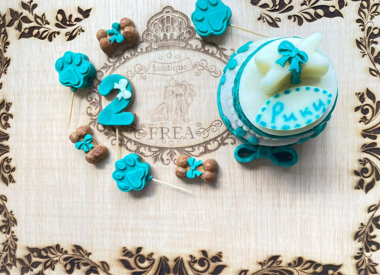 Тортичка за рождениче, бисквитки и "свещички" "My B-Day Cake by FREA"