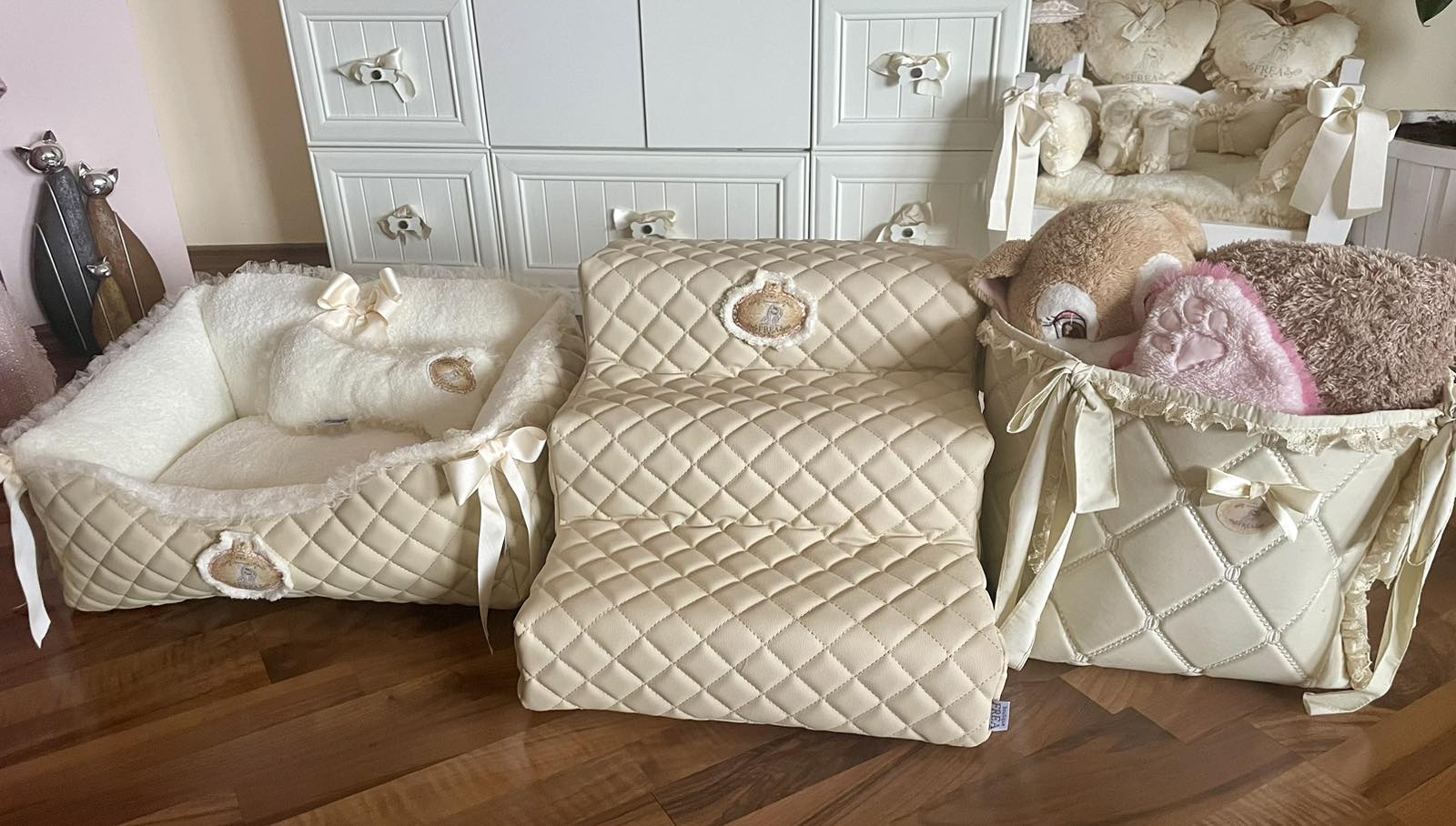 Легълце, възглавничка , стълбички, кутия за играчки “My Sweet Yorkie Home collection by FREA”