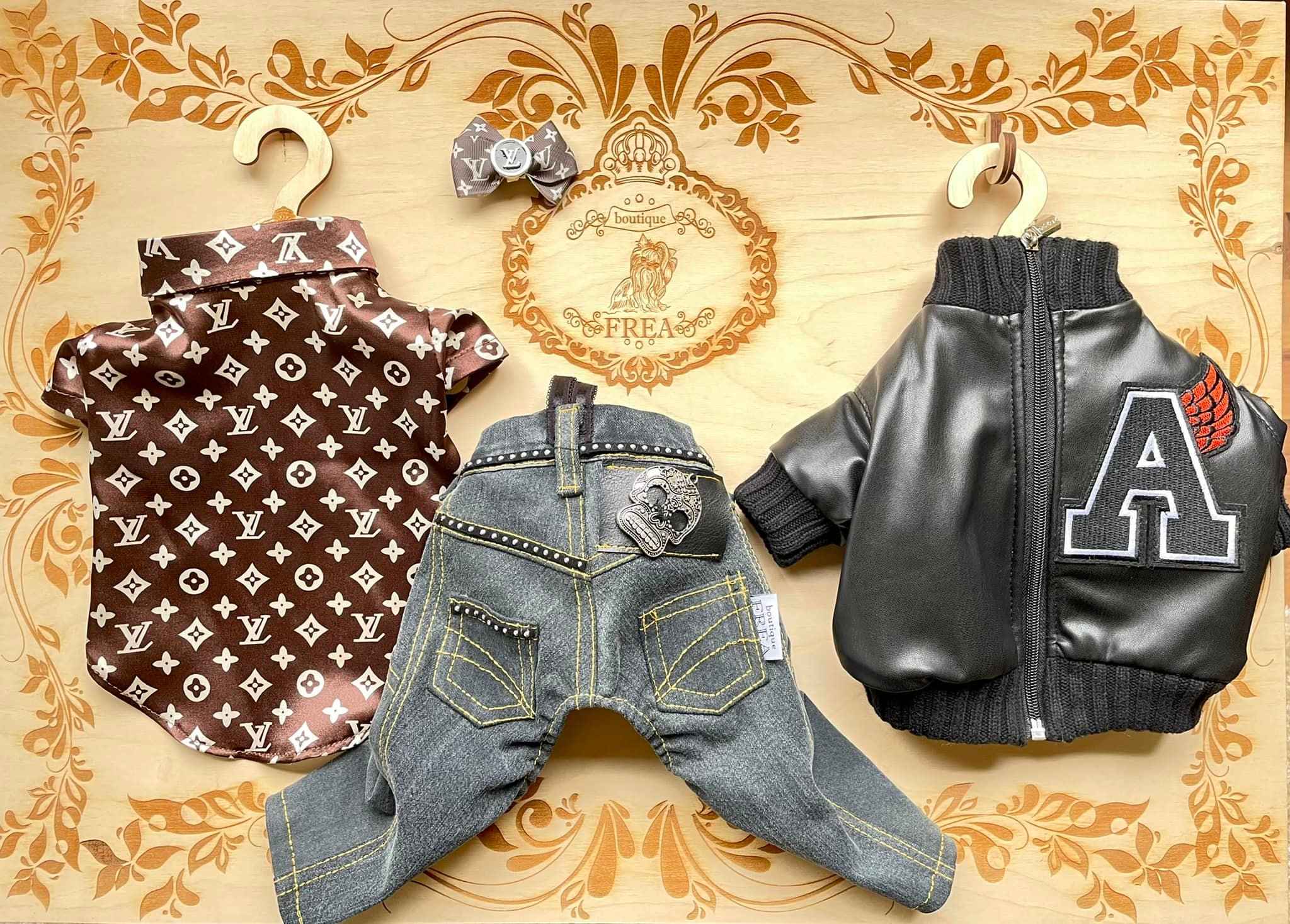 Кожено бомбър якенце, ризка, дънково панталонче и шнолка “My Yorkie Fashion Icon collection by FREA” 