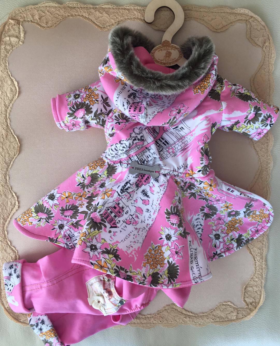Двулицево палтенце и гащеризонче "My FairyTales Fashion collection by FREA" - Pippi