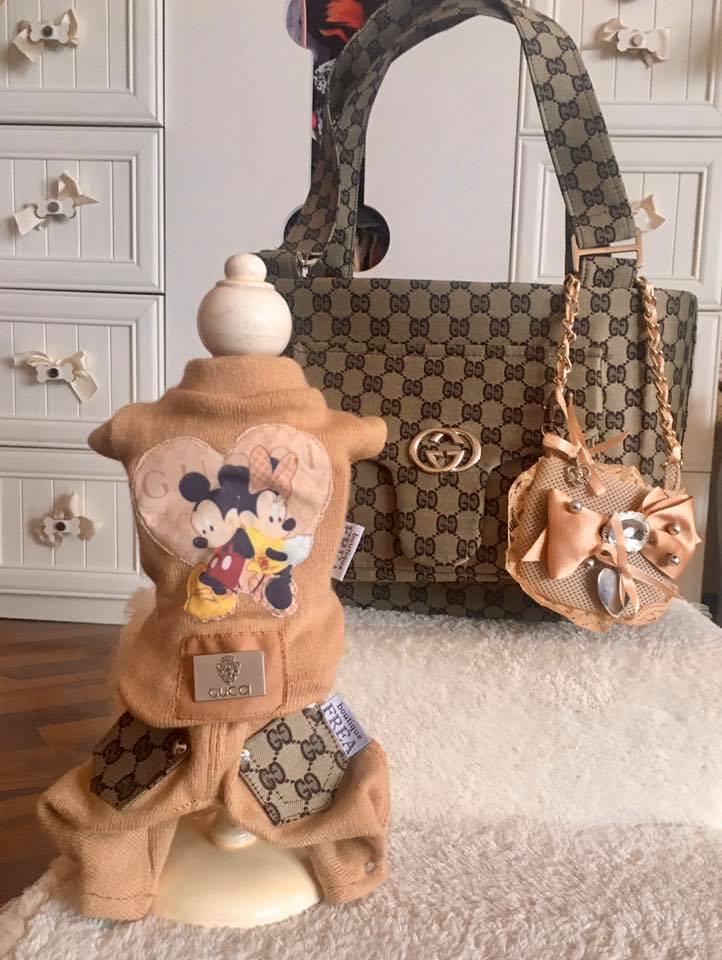 Пуловерче и панталонче от фино плетиво "My Yorkie Fashion Icon collection by FREA", чанта  за Обичковче "My Luxury Fashion HandBag by FREA", аксесоар за хигиенни торбички "For Mom's comfort Fashion LittleBag by FREA"