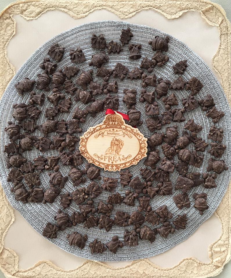 Коледни шоколадови бонбонки - "Лакомства за Обичковци FREA’s Yummies"