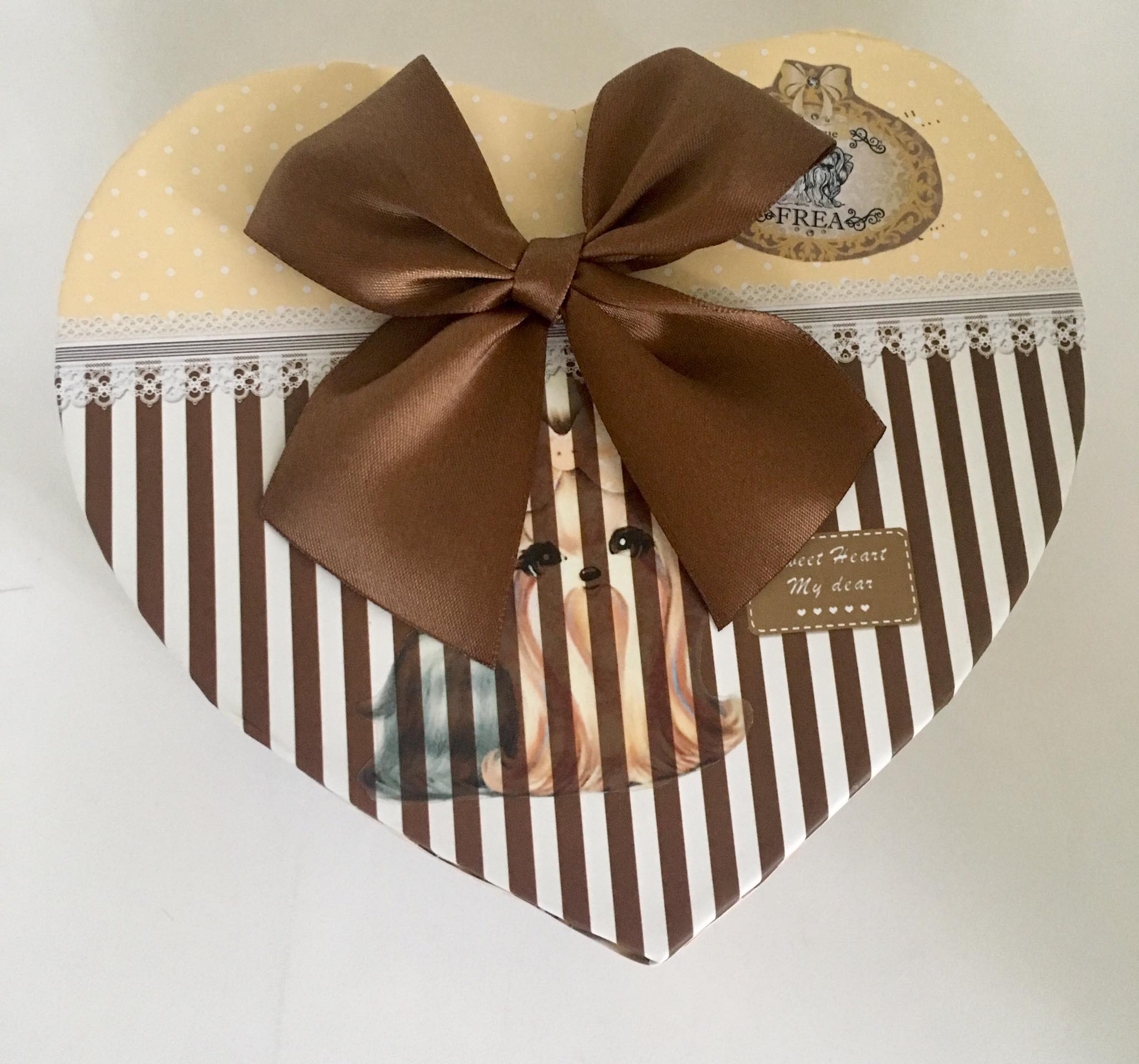 Подаръчна кутия - комплимент за специални клиенти "I LoVe FREA boutique"