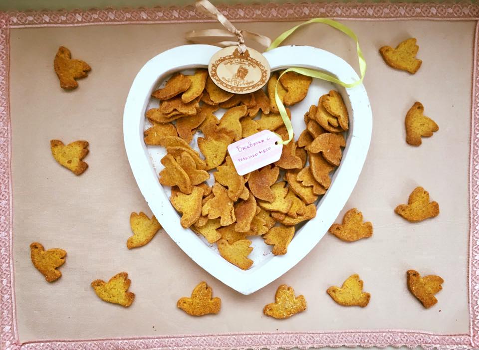 Бисквитки "гълъбчета" - "Лакомства за Обичковци FREA’s Yummies"
