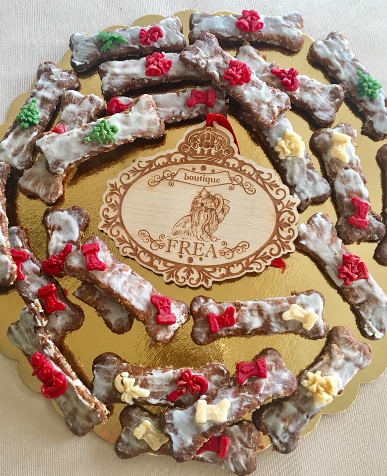 Коледни бисквитки - "Лакомства за Обичковци FREA’s Yummies"