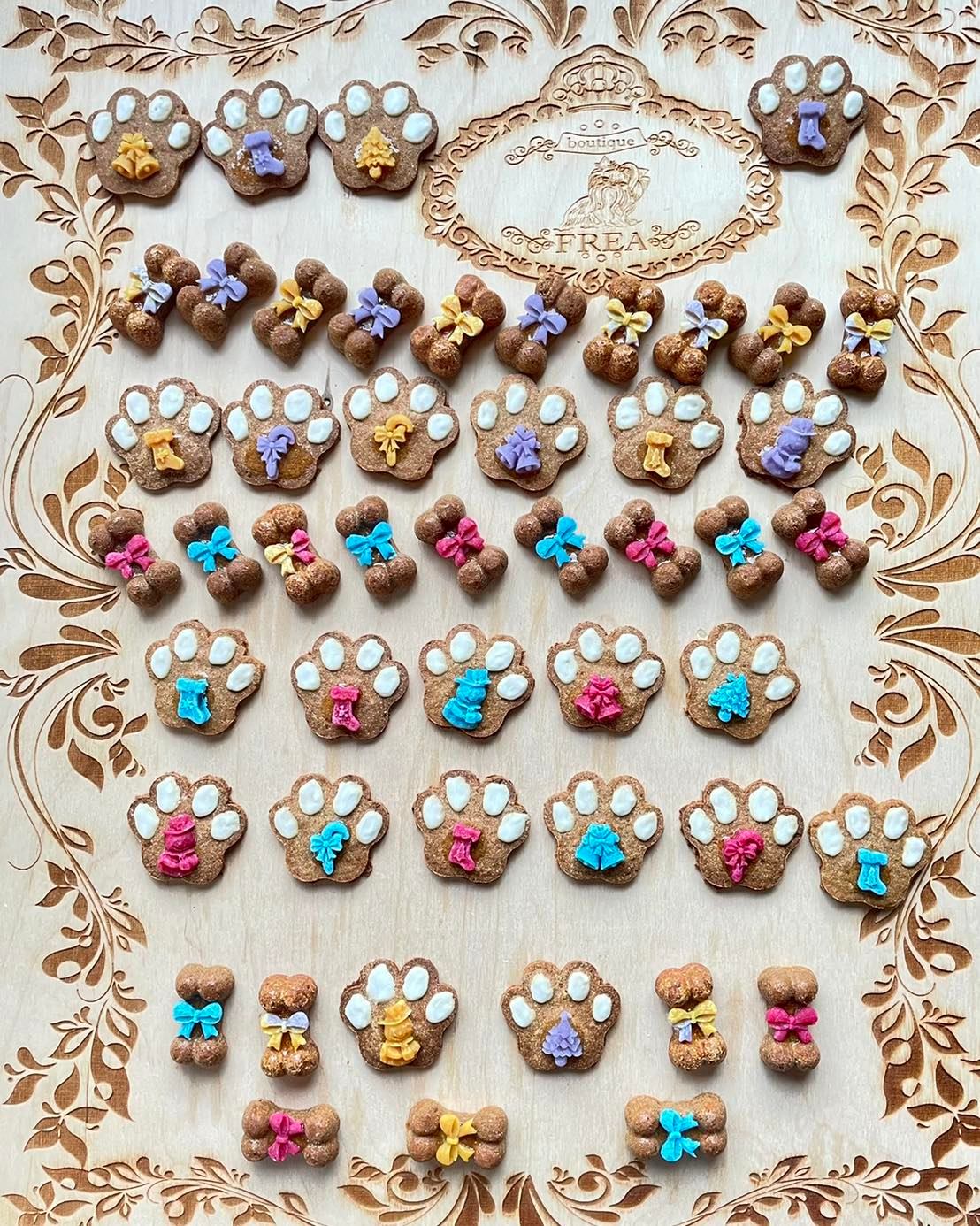 Коледни бисквитки - "Лакомства за Обичковци FREA’s Yummies"