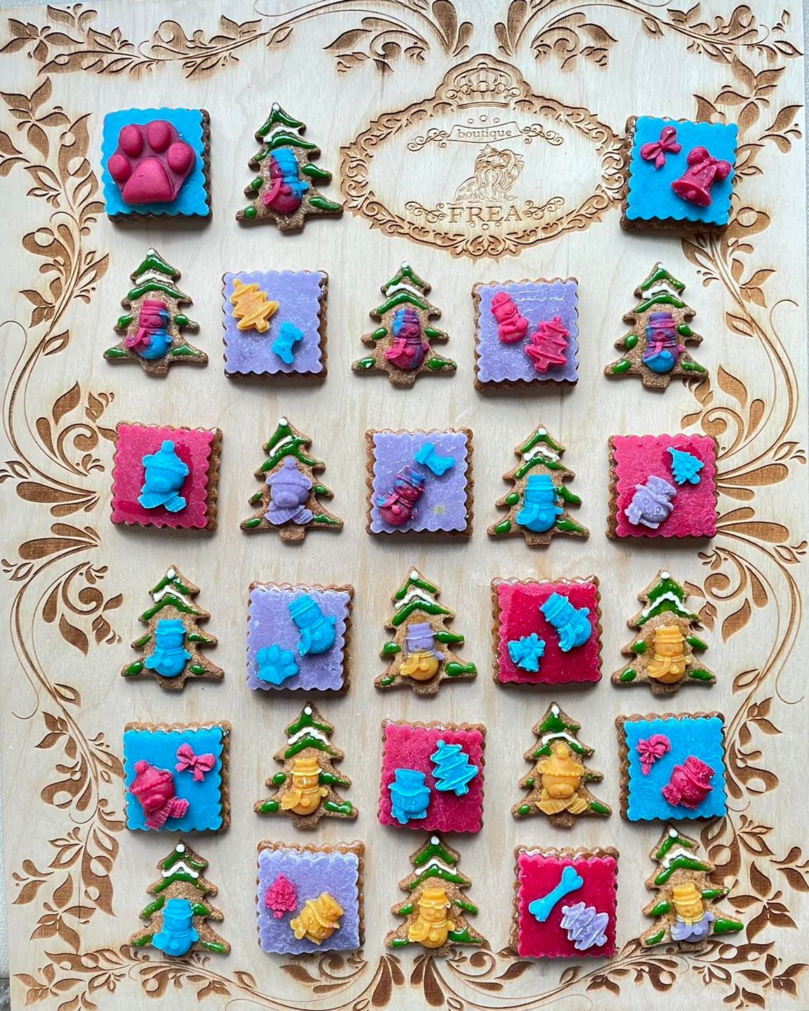 Коледни бисквитки - "Лакомства за Обичковци FREA’s Yummies"