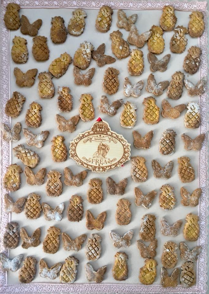 Бисквитки "ананаси и пеперудки" - "Лакомства за Обичковци FREA’s Yummies"
