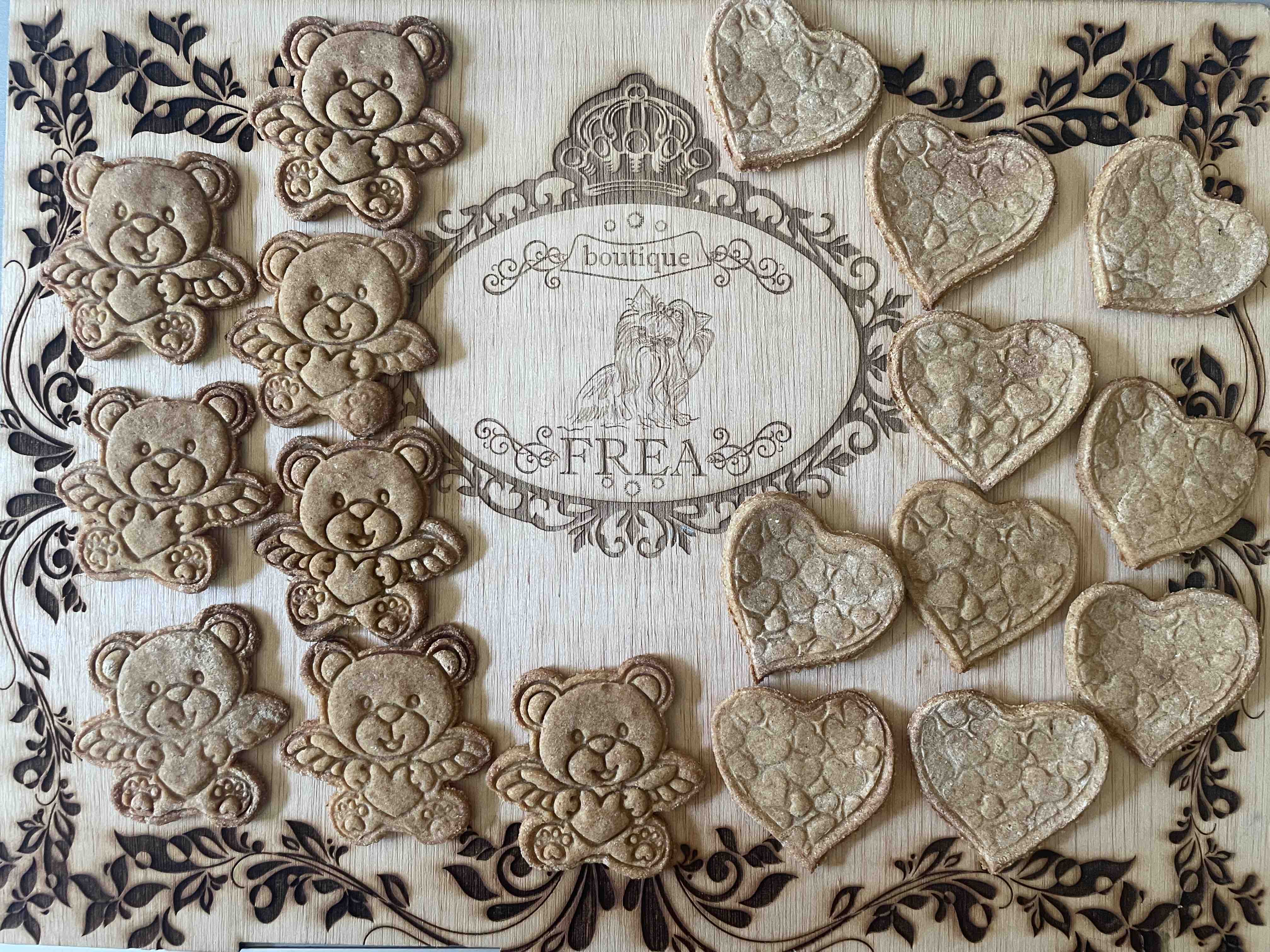 Бисквитки "Любов"- Лакомства за Обичковци FREA’s Yummies"